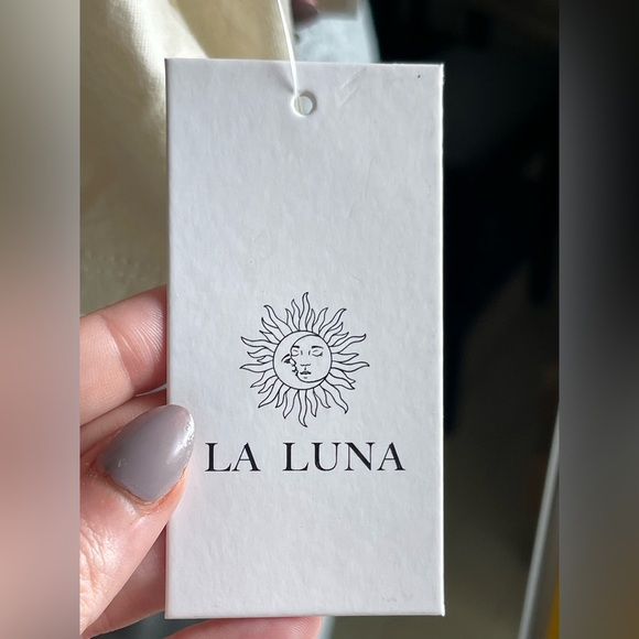 NWT La Luna The Cowgirl Women’s Crop Top Graphic Tee- Size S - Picture 4 of 7